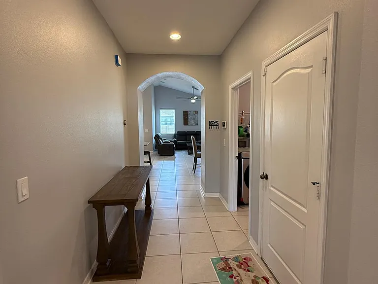 1165 Hilltop Pl — Photo 5