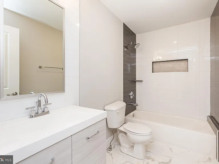 1724 N Marshall St #B — Photo 11