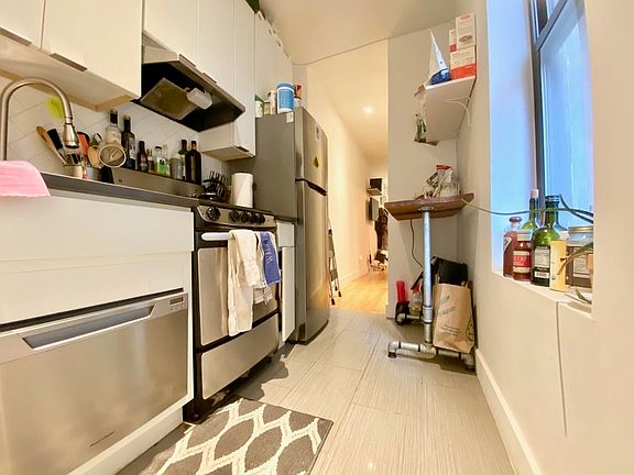 3rd image of 58 Kenmare St #6AA