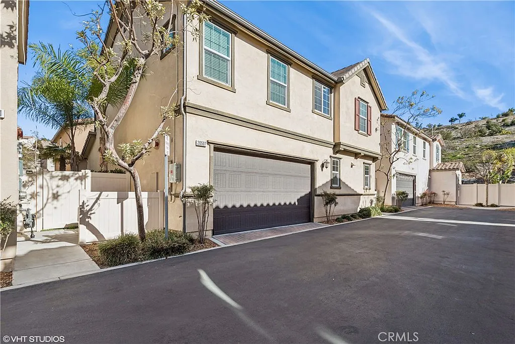 4 bed, 2241 sqft, $4,350 — Photo 1