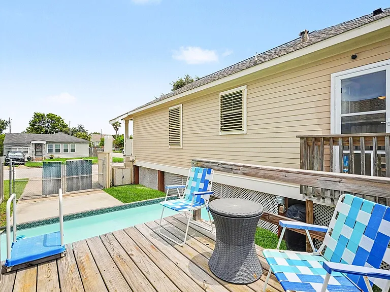 5323 Menard Ave — Photo 9