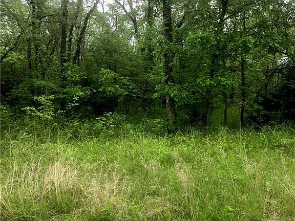 2nd image of 22 S Lakeside Cir