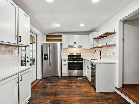 3rd image of 3113 Marais St #3113