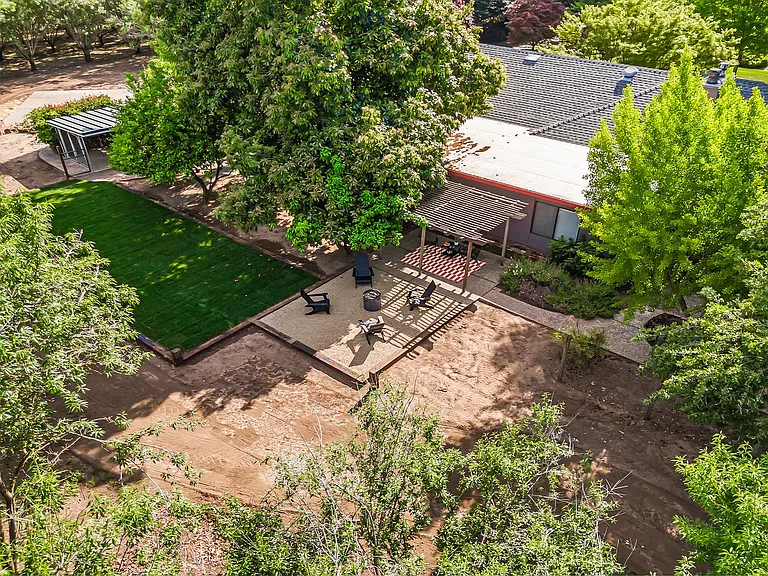 9246 Troxel Rd — Photo 17