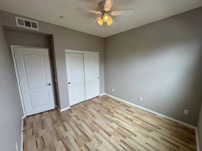 5096 Plaza Promenade — Photo 14