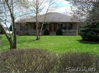 1677 Baldwin Rd, Jacksonville, IL 62650