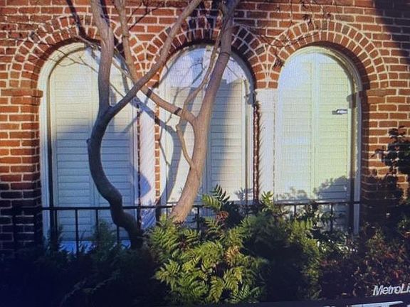 4th image of 2616 Clarendon Ave