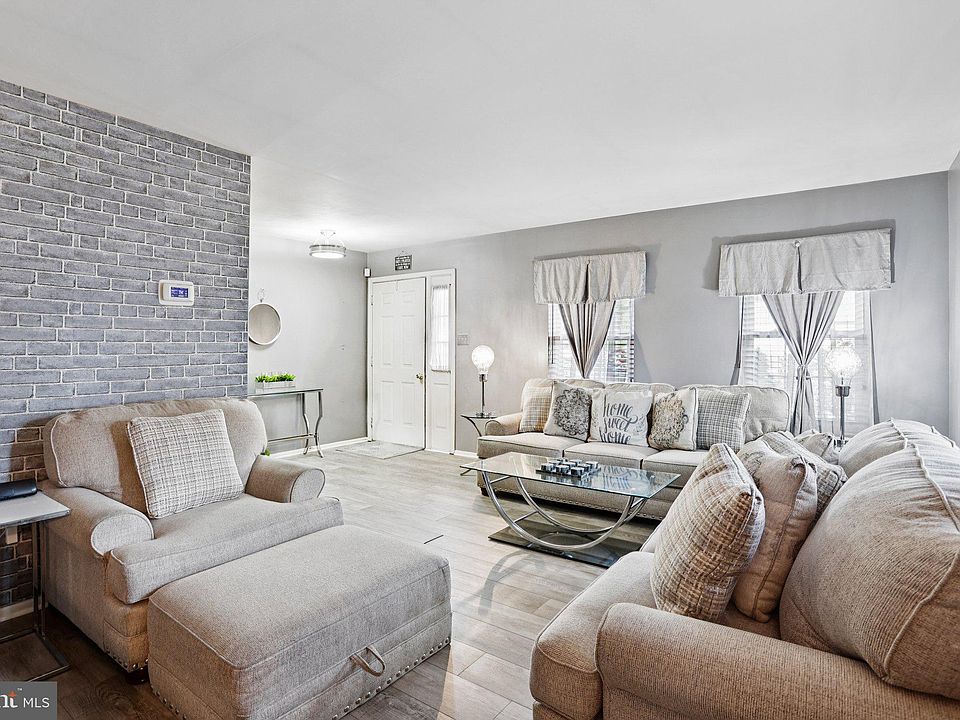504 Llangollen Blvd, New Castle, DE 19720 | Zillow