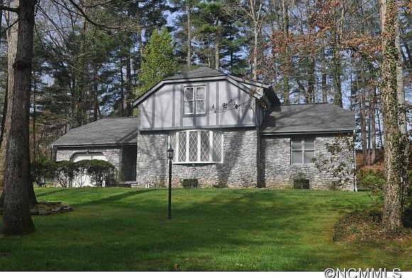 1st image of 316 Winding Way Ln