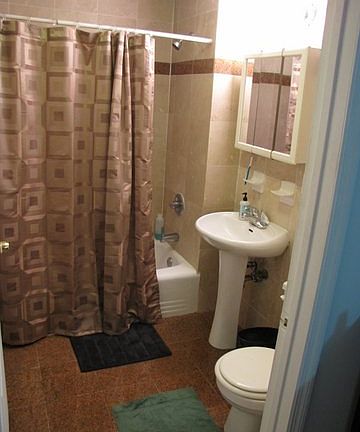 4th image of 608 E 11th St APT 3A