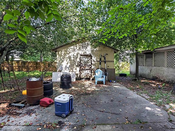 4th image of 4534 Glen Oaks Dr
