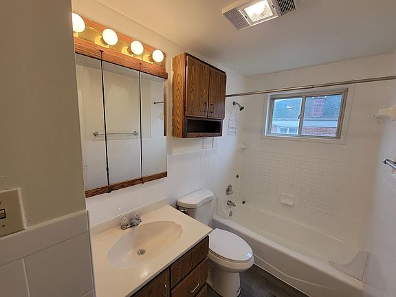 5th image of 4004 Saint Monica Dr