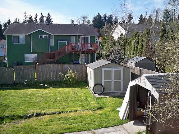 Nice Fenced Back Yard