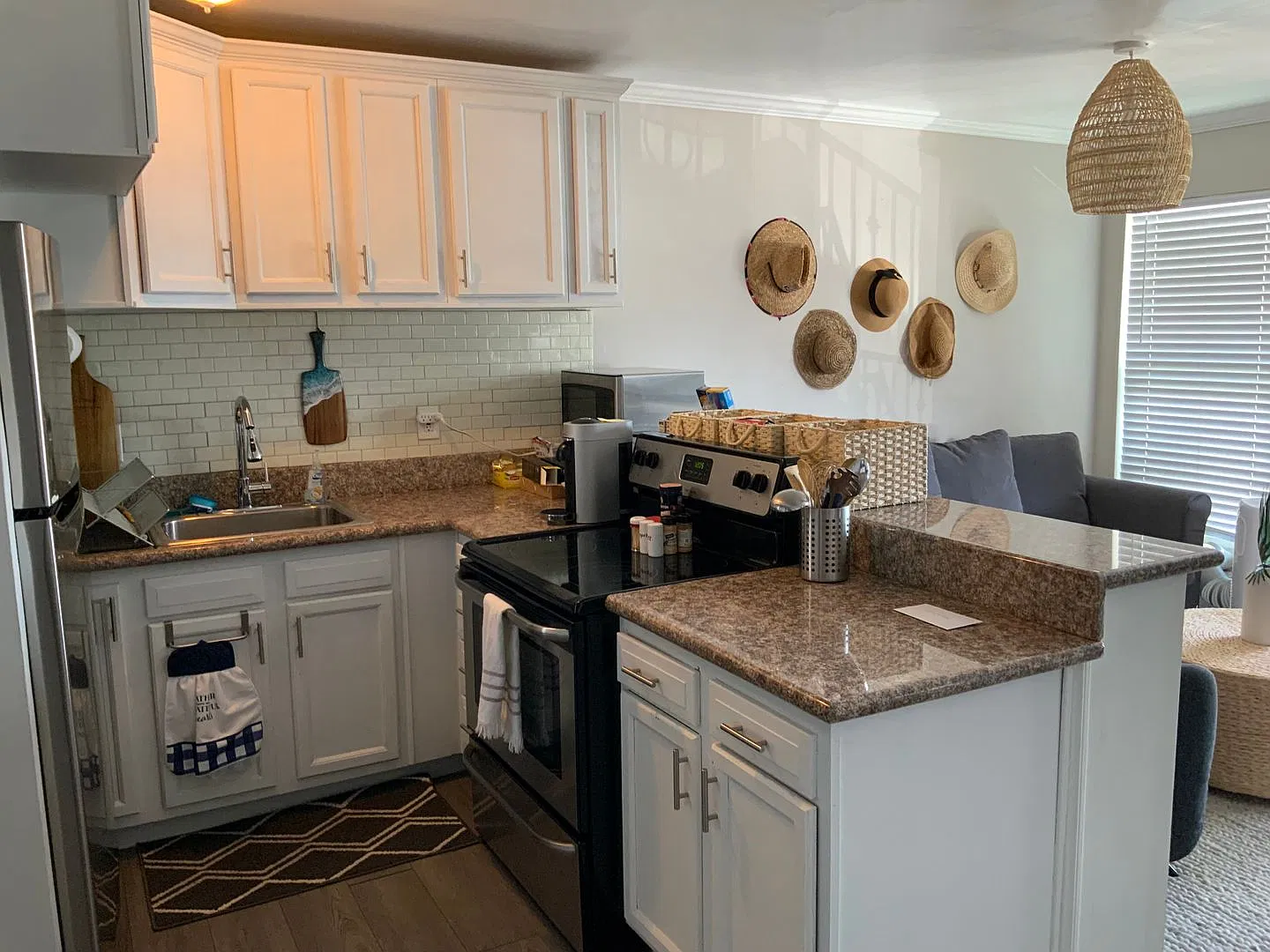 1626 Pomona Avenue — Photo 3