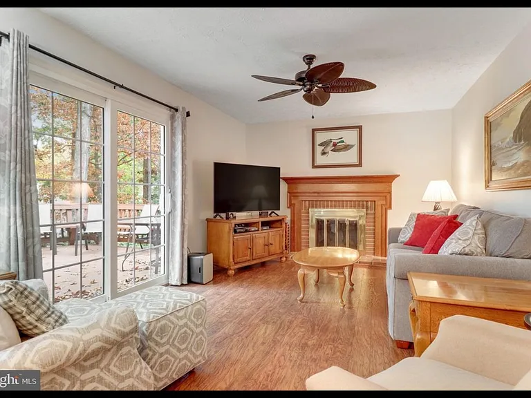 210 Pin Oak Ct — Photo 11