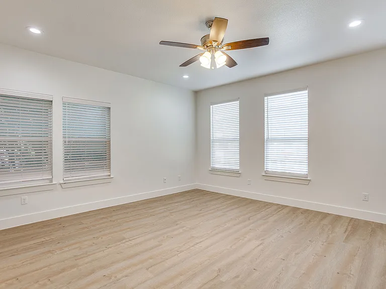 3211 Forest Park Blvd — Photo 22