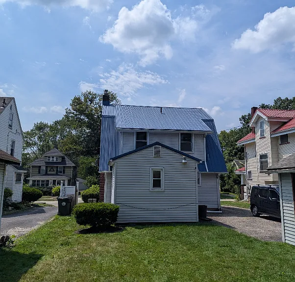 367 Laird Ave SE — Photo 11