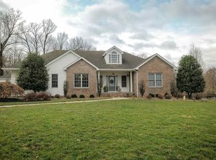 2601 Hickory Ln, Marion, IL 62959