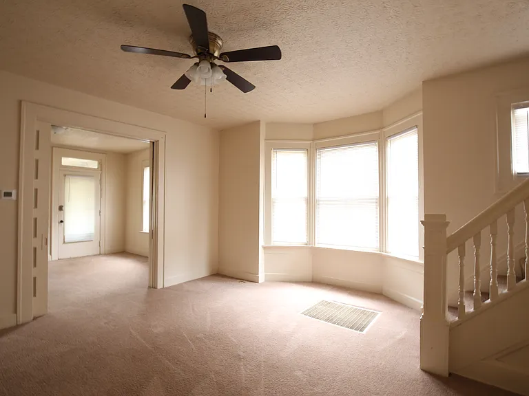 Middle room first floor.