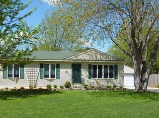 5243 Irondale Rd, Mounds View, MN 55112