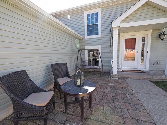 3rd image of 2190 Plymouth Ln