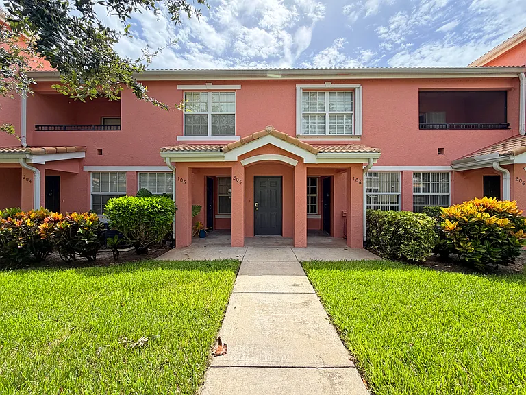 138 SW Peacock Blvd #20-106 — Photo 1