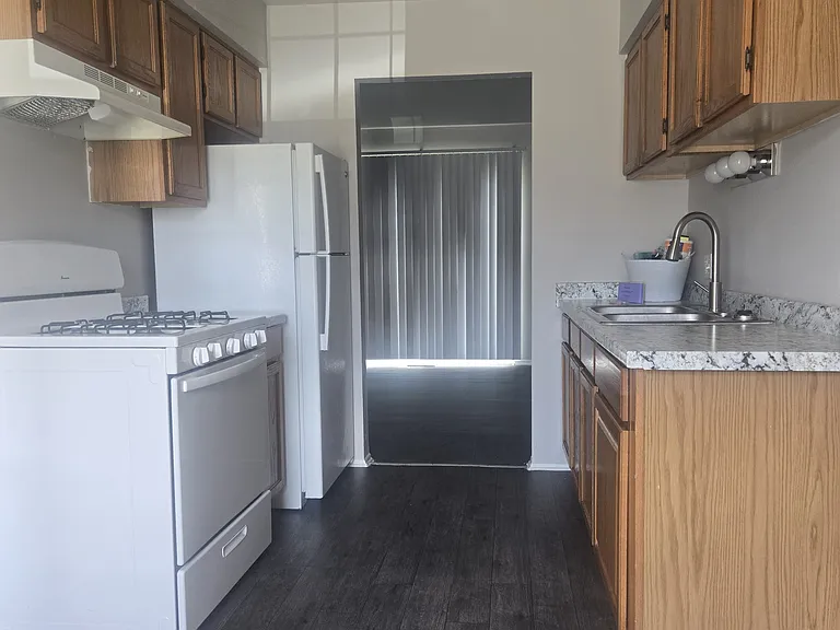 Country Way Townhomes — Photo 5