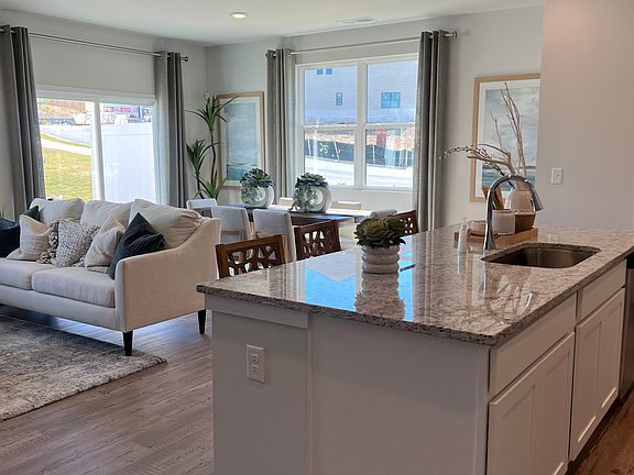 5th image of 2040 Underwood Dr