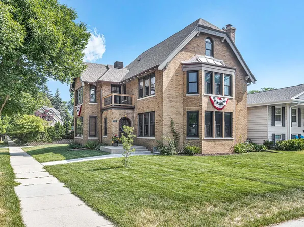 7130 West Wisconsin AVENUE, Wauwatosa, WI 53213