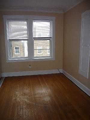3rd image of 3412 W Foster Ave APT 3B