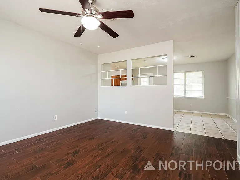 736 Treadwell Dr — Photo 3