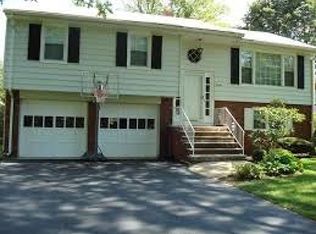 1109 Lynwood Ave, New Milford, NJ 07646