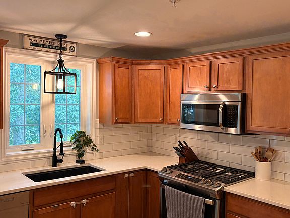 4th image of 7 Partridge Ln Unit A