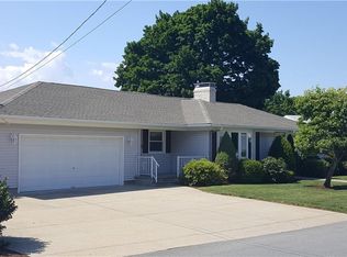 135 E View Ave, Cranston, RI 02920