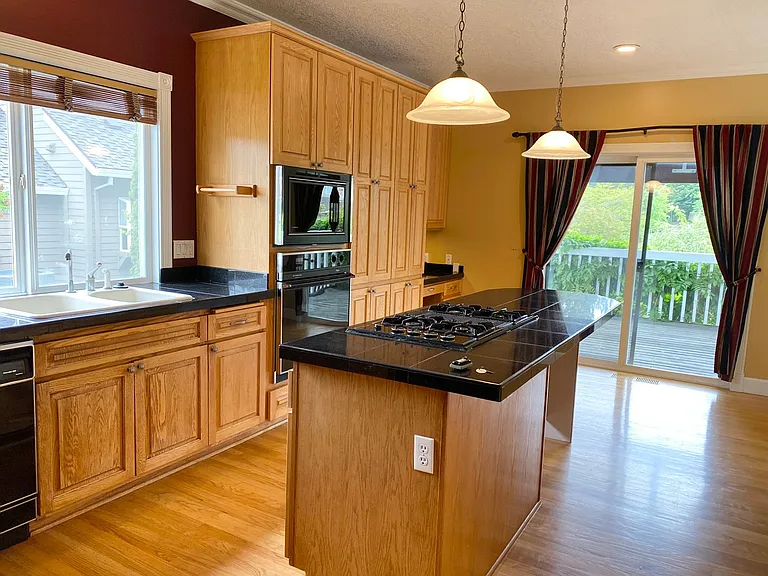14241 NW Lakeshore Ct — Photo 10