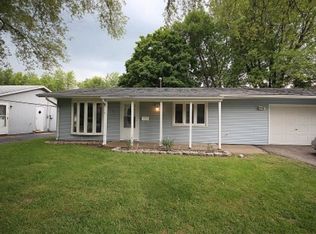 3441 Hummingbird Dr, Decatur, IL 62526