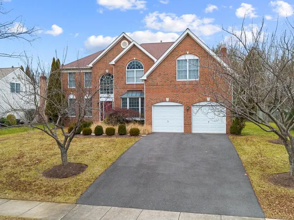 3813 Park Lake Dr, Rockville, MD 20853