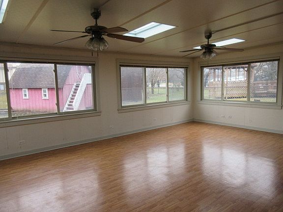 5th image of 15649 Lorel Ave