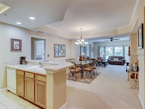 3rd image of 9 Shelter Cove Ln APT 212