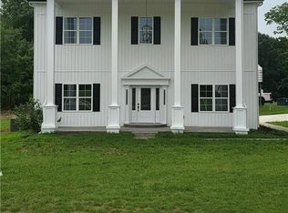 197 W Willow St, Yadkinville, NC 27055