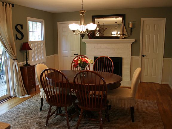 Spacious Dining Area