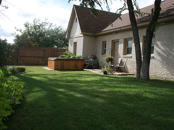4th image of 341 Sayles Blvd