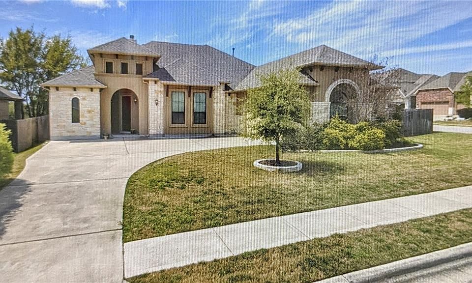 1st image of 465 Southern Cross Dr