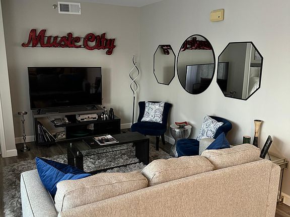 3rd image of 900 19th Ave S APT 906