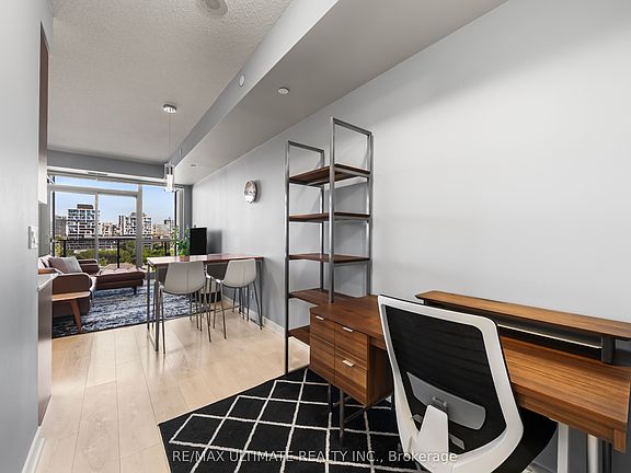 5th image of 50 Bruyeres Mews #1001