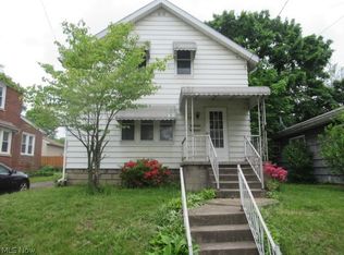 958 Davis St, Akron, OH 44310
