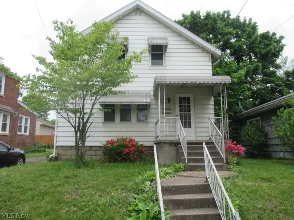 958 Davis St, Akron, OH 44310