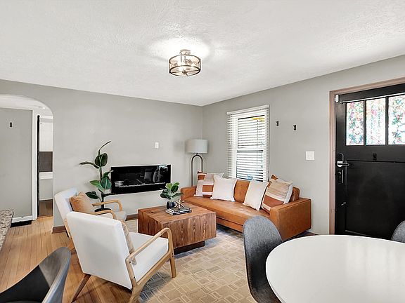 5th image of 434 Powell St