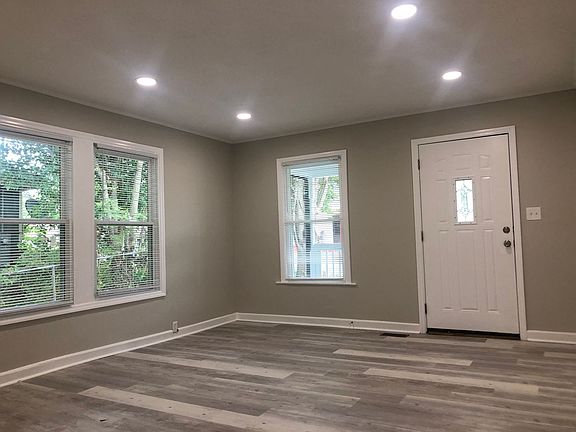 3rd image of 604 Pear St