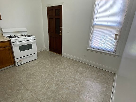 5th image of 608 S Oakley Blvd #2